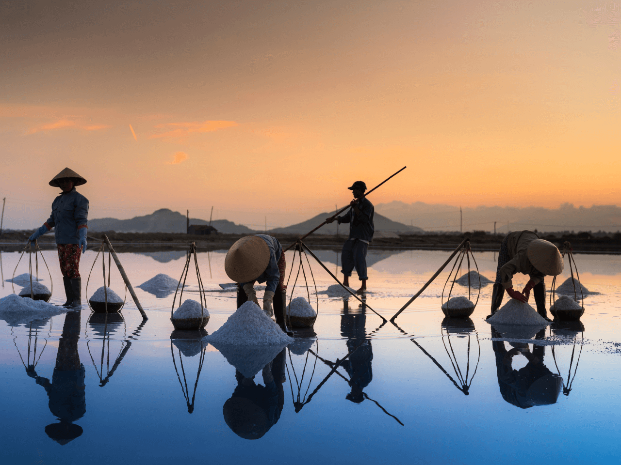 balinese salt workers